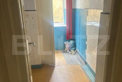 Apartament 2 camere, necesita renovare, zona Centrala, str. - 5