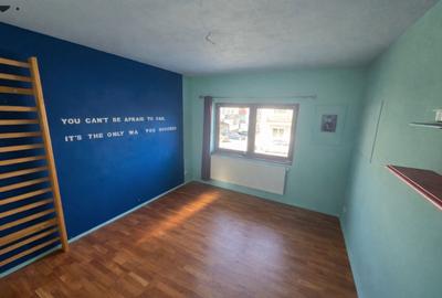 Apartament cu 3 camere decomandat în Tilișca - 3