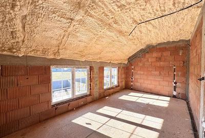 Casă cu 3 camere cu Canalizare în Urseni