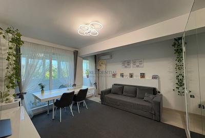 Apartament cu 2 camere decomandat, mobilat în Central