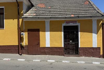Spațiu comercial, de 42 mp, în Central - 6