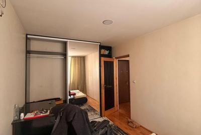 Apartament cu 4 camere decomandat în Central - 2