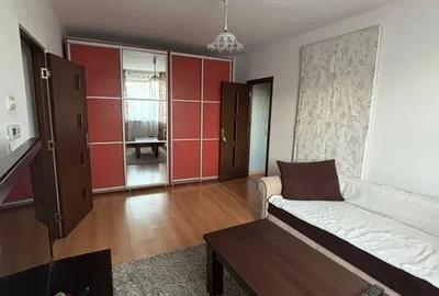 Apartament cu 2 camere semidecomandat, mobilat în Central