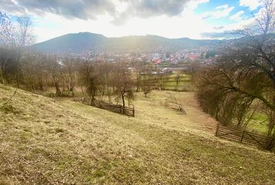 Teren in sat, cu vedere larga, langa rau, si fundatie casa P+1 - 6