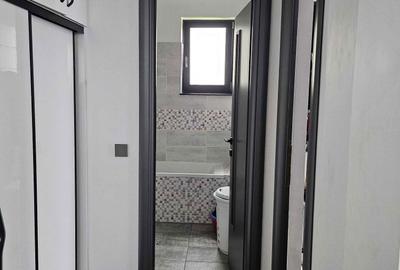 Apartament cu 3 camere decomandat în Dacia - 2