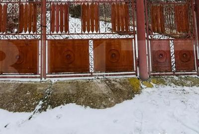 Casă cu 3 camere cu Teren 1948 Mp în Central