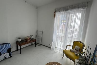 3 camere |  Calea Victoriei-Piata Amzei | centrala proprie| mobilat si utilat| F - 15