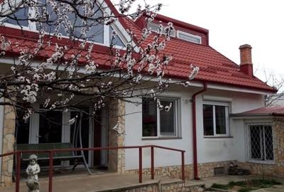 Casă individuală cu 5 camere cu Teren 276 Mp în Central - 2