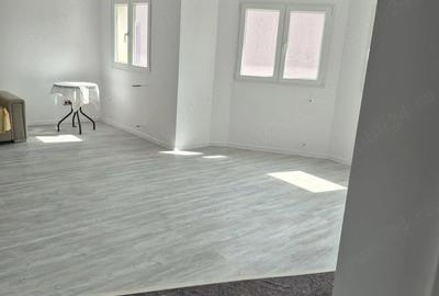 Casă cu Teren 1800 Mp în Brădești - 4