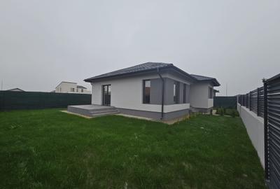 Casa individuala- 3 camere - 2 bai- incalzire pardoseala - 1