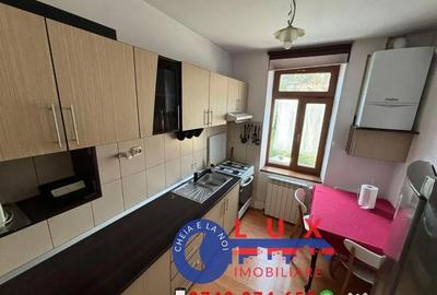 Casă cu 5 camere cu Teren 646 Mp în Central - 2