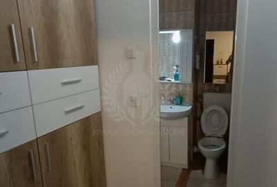 //3 CAMERE// MALU ROSU// - 2
