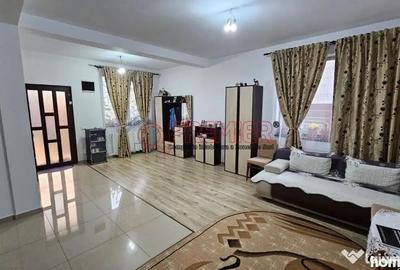 Casă cu 5 camere cu Teren 183 Mp în Central