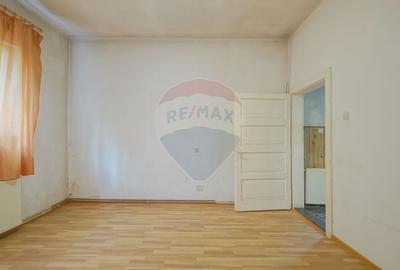 Casa saseasca de renovat, cu teren, Scheii Brasovului - 9