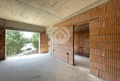 Apartament cu 3 camere decomandat în Cristian - 3
