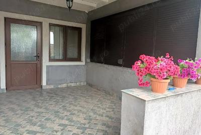Casă cu Teren 700 Mp în Costi - 9