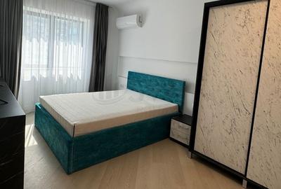 Apartament cu 3 camere semidecomandat în Pipera