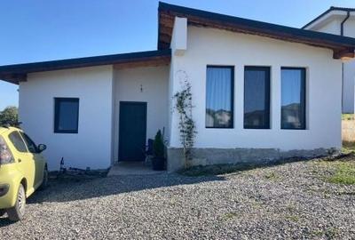 Casă cu 4 camere în Dezmir - 8