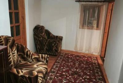 Casă cu 3 camere cu Teren 900 Mp în Central - 1
