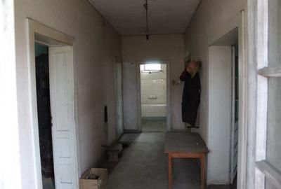 Casă cu 3 camere în Lăpuș - 1