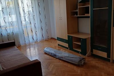 Apartament cu 2 camere nedecomandat în Central
