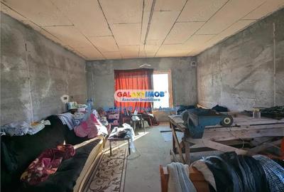 Adunatii Copaceni vila P+1 ,5 camere,suprafata 165 mp, teren 1300 mp - 13