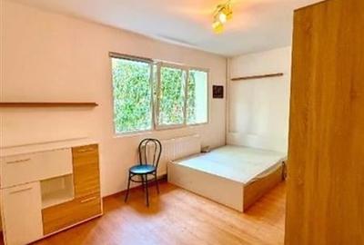 Vanzare Apartament 3 Camere Semidecomandat Aparatorii Patriei-Al.Ciceu - 9