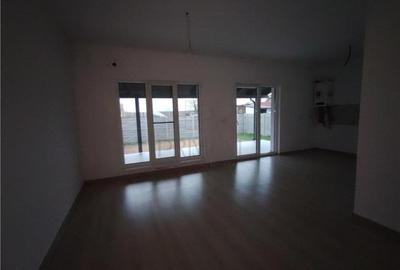 Duplex cu 3 camere cu Canalizare în Moșnița Veche - 5