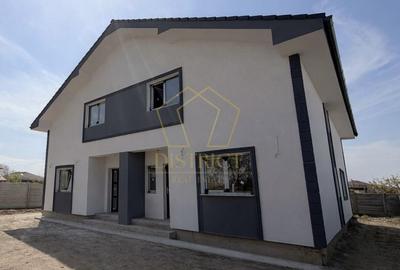 Duplex cu 4 camere cu Canalizare în Moșnița Veche - 1