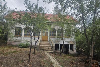 Casă cu 4 camere în Podari - 5