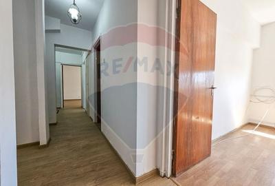 Apartament cu 3 camere decomandat în Drumul Taberei - 12