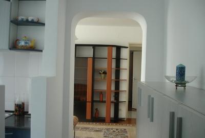 Apartament cu 3 camere semidecomandat, mobilat în Crângași - 2