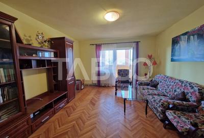 Apartament decomandat 3 camere 2 bai 76 mp utili bloc cu lift Terezian - 2