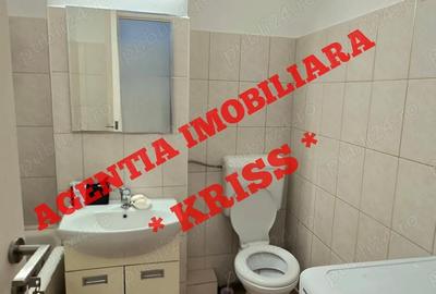 Garsonieră decomandată în Exercițiu - 8