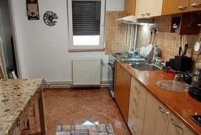 De vanzare apartament cu 3 camere etaj 3 Simion Barnutiu amenajat centrala bloc izolat