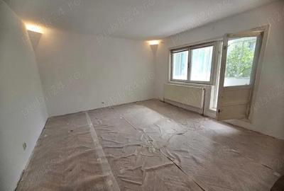 Apartament cu 3 camere decomandat în Aradului