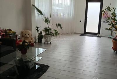 Casă cu 7 camere cu Teren 1100 Mp în Popești - 2