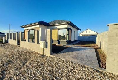 Casă cu 3 camere în Berceni - 1