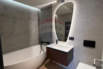 Apartament cu 3 camere decomandat în Tractorul - 10