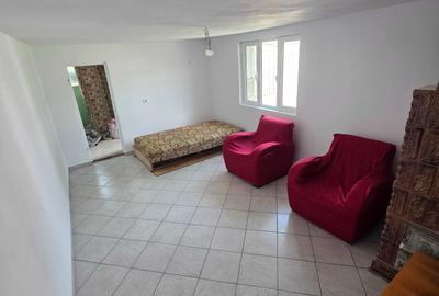 Casă cu 4 camere în Florești - 1