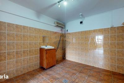 Spațiu comercial, de 18 mp, în Florilor - 7