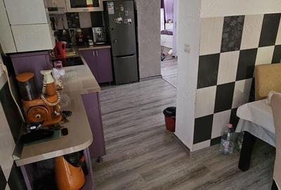 Vand apart. 4 cam. ,centrala proprie , zona Boul Rosu - Malul Mures - Pret redus - 8