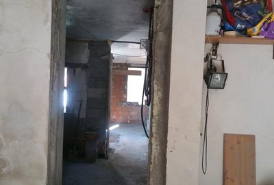 CASA SINGUR CURTE DE RENOVAT  cu teren 297 mp -ZONA PIATA UNIRII- comision 0% - 7