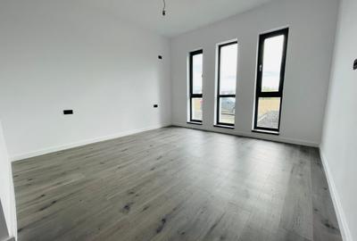 Casă cu 4 camere cu Teren 400 Mp în Țegheș - 9