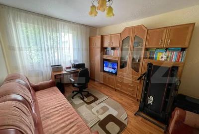Apartament 2 camere, decomandat, 37 mp, Zona 9 Mai - 1