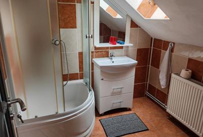 Casă individuală cu 8 camere cu Canalizare în Râșnov - 11