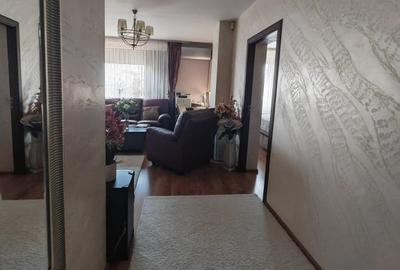 3 CAMERE | INEL 2 | BLOC 2015 - 3