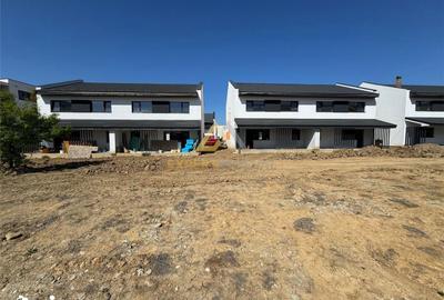 Casă cu 4 camere cu Teren 360 Mp în Valea Borcutului - 8