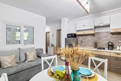 Apartament cu 3 camere semidecomandat, mobilat în Mamaia-Sat