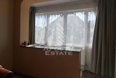 Apartament cu 2 camere, decomandat, etajul 1, centrala proprie,Sagului - 5